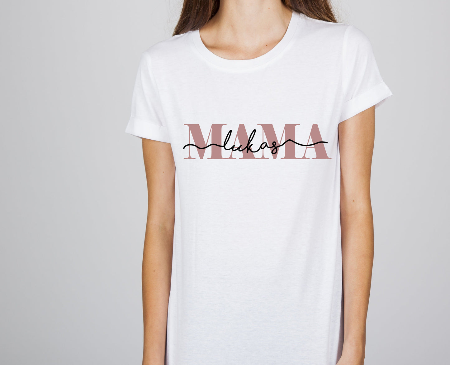 T-Shirt „Mama“ mit Name, personalisiert - Cupsandkisses